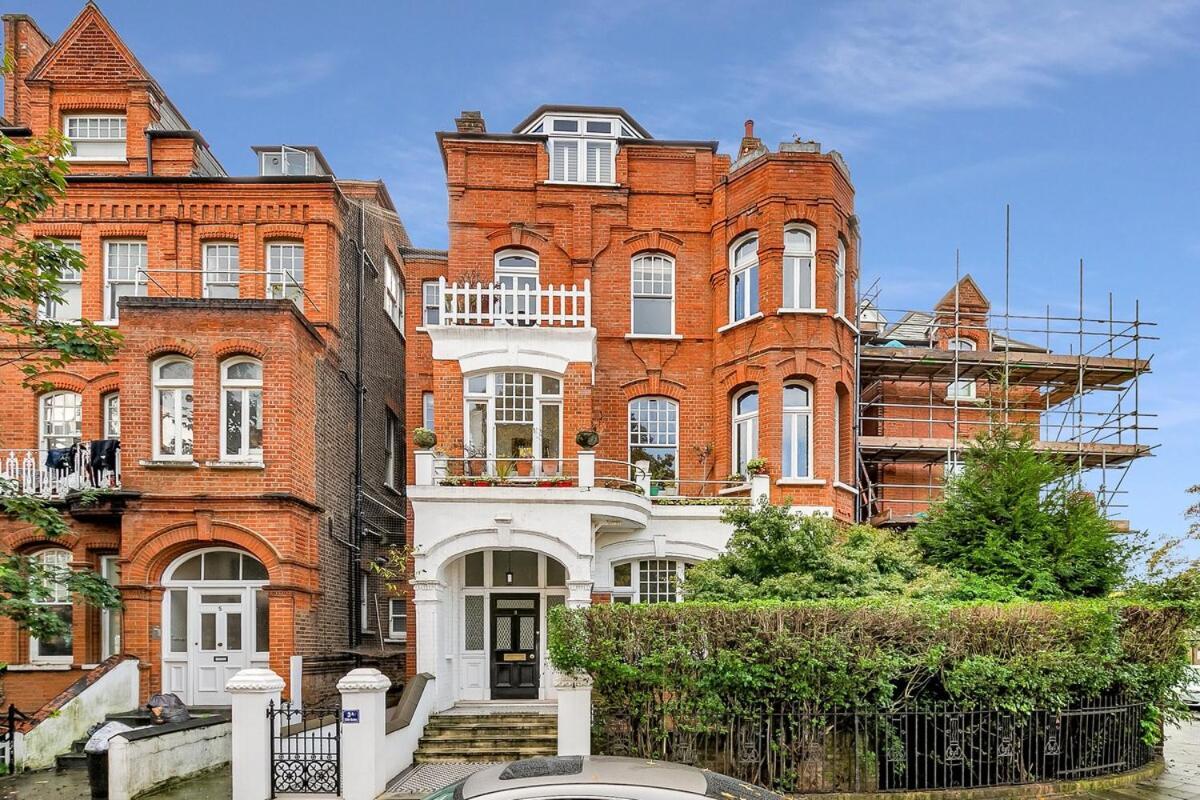 شقة Luxury Kensington Flat - Private Garden - Tube 4 Min Walk لندن المظهر الخارجي الصورة